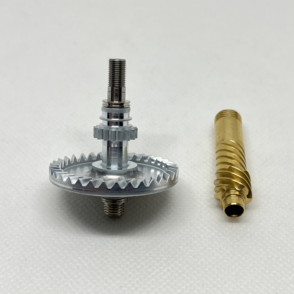 Daiwa BG & Saltist 3500/ 4000 Drive & Pinion Gear Z02-3097